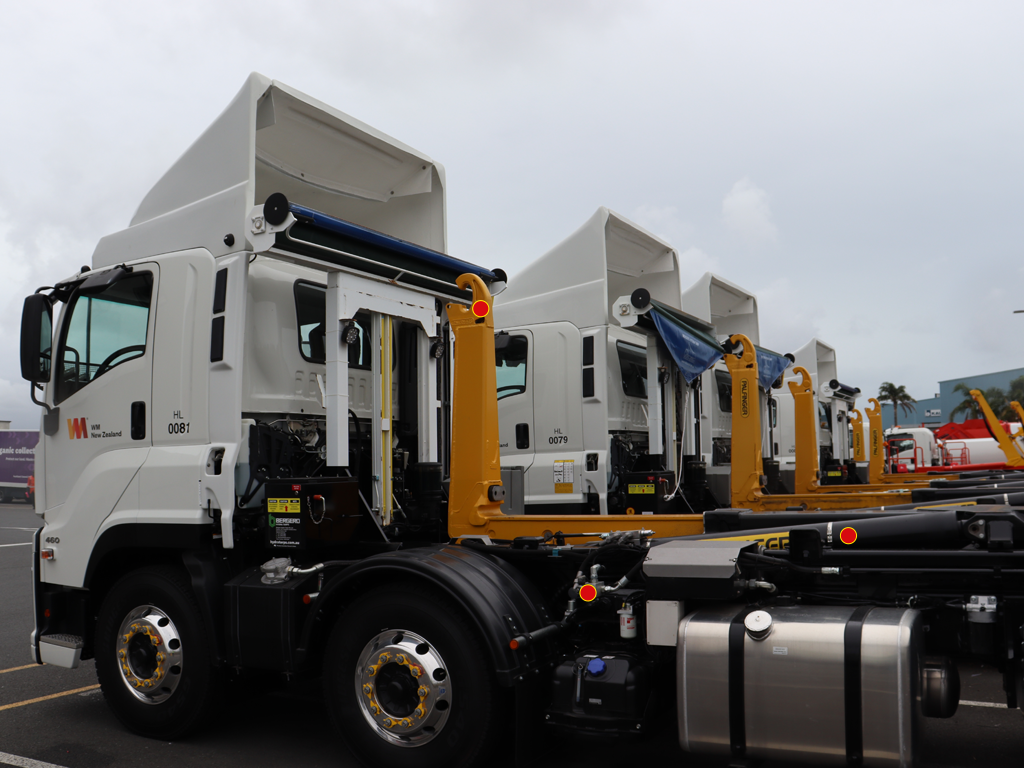 Waste Management NZ's PALFINGER hookloaders