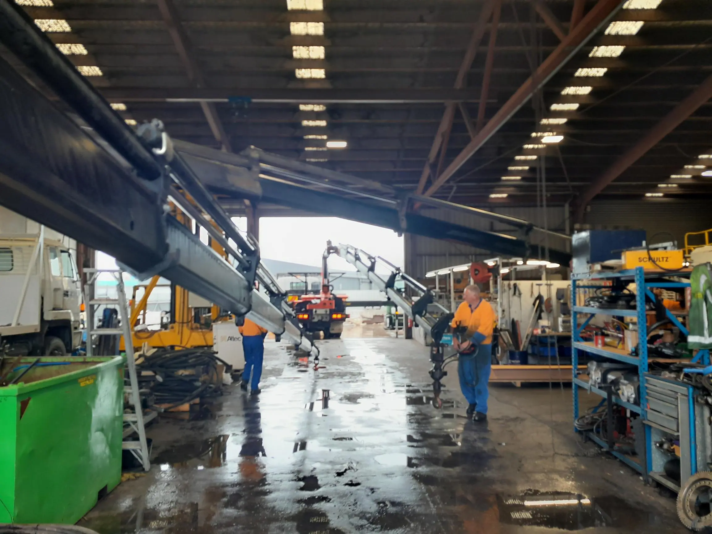 Power Hydraulics servicing PALFINGER truck mounted cranes