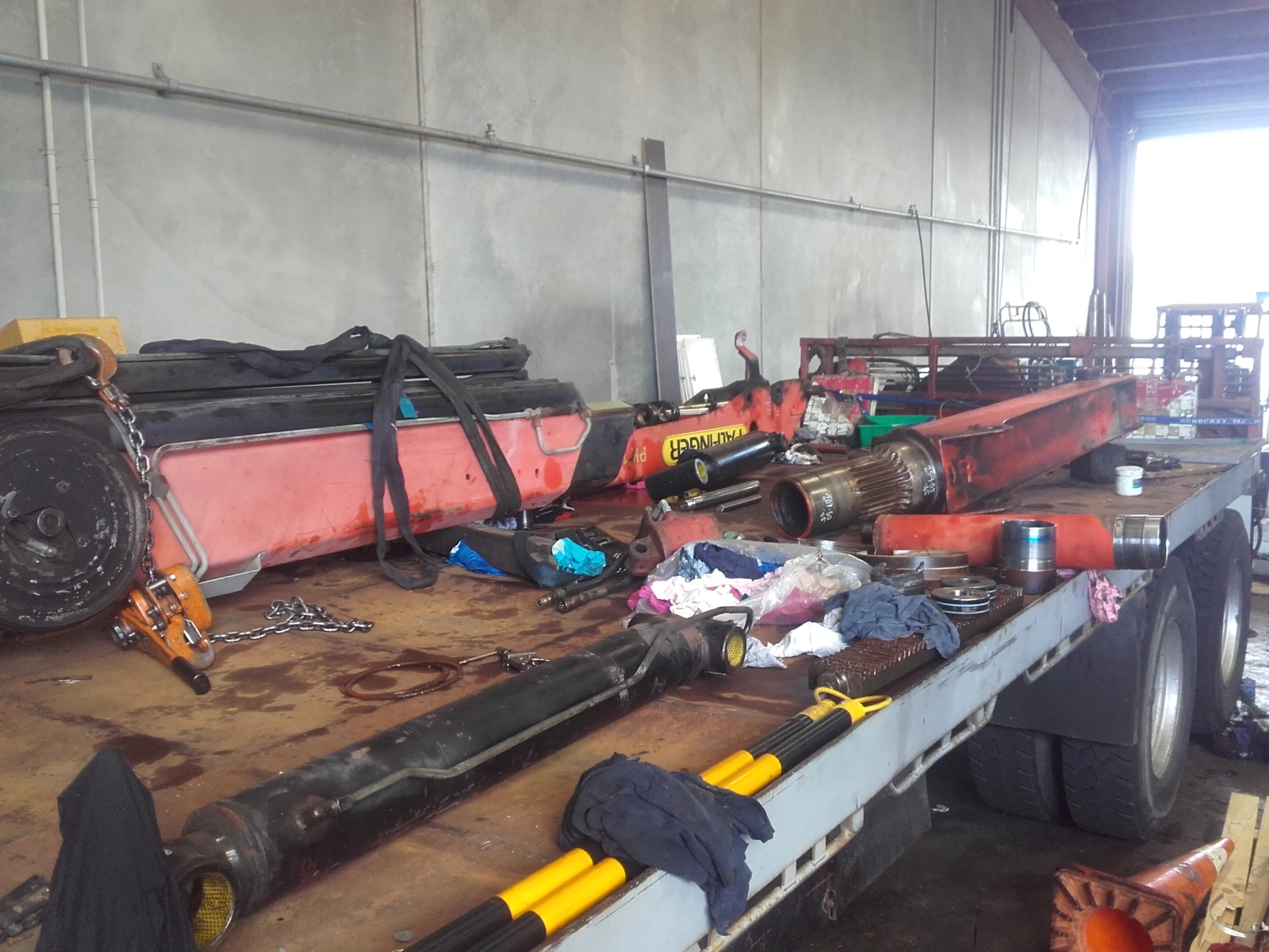 Power Hydraulics on site crane recovery support