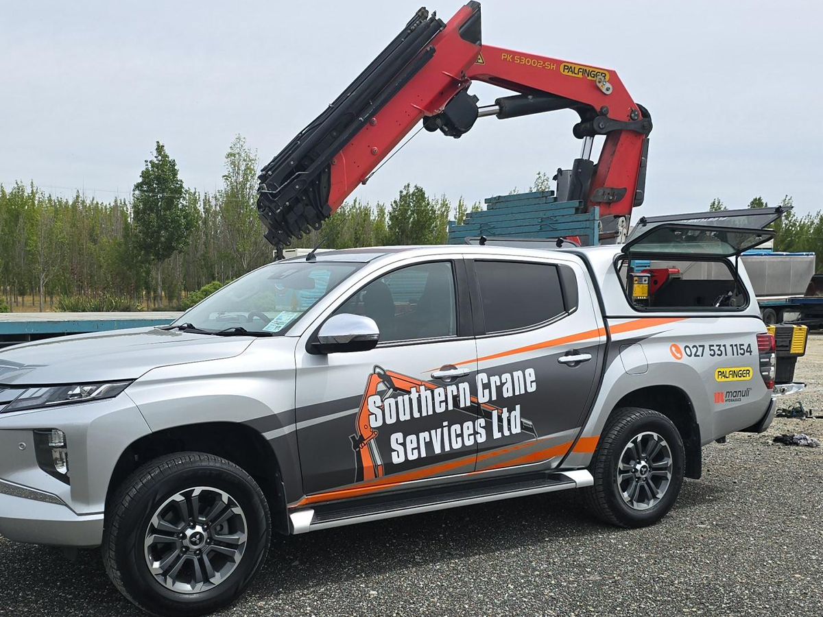 Southern Crane Services mobile service ute